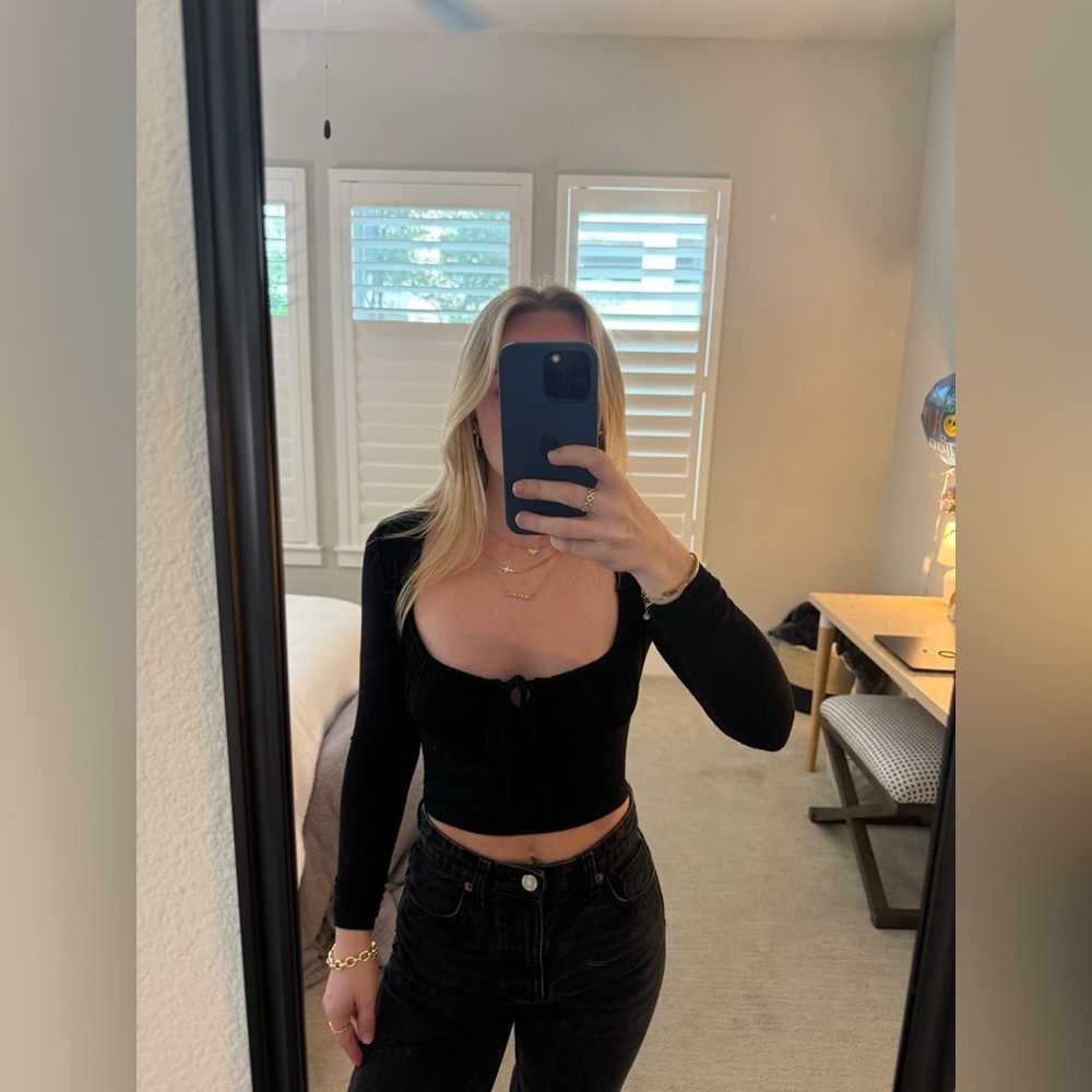 Black ruched tie front cropped long sleeve